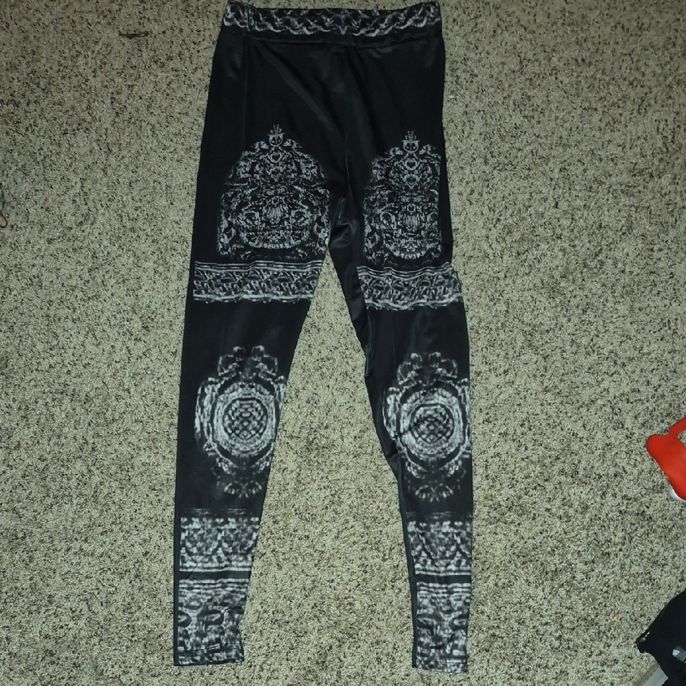 Source Unknown Black and White Patterned Leggings